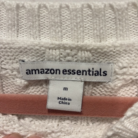 Amazon Essentials - Women's Cabin Knit Sweater - white. Size Medium - Picture 6 of 10